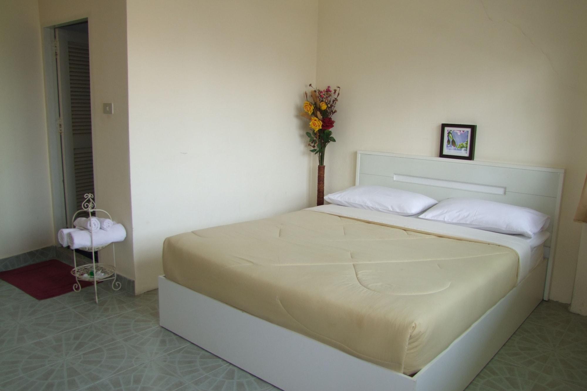 Aree'S House Hotel HHQ Exterior photo